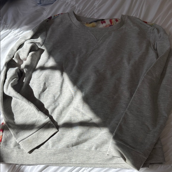 Tommy Hilfiger Light Gray Crewneck Sweater with bandana floral back L - Picture 1 of 7
